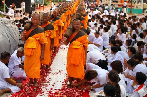 thailand-monks-500x332