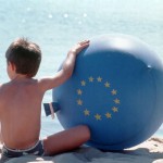 child_on_the_beach_eu