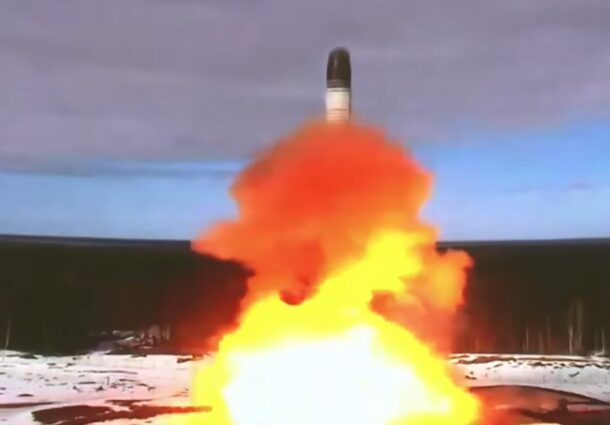 russia-satan-2-racheta