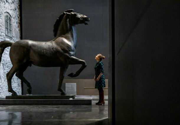 nazi-skulptur-schreitende-pferde