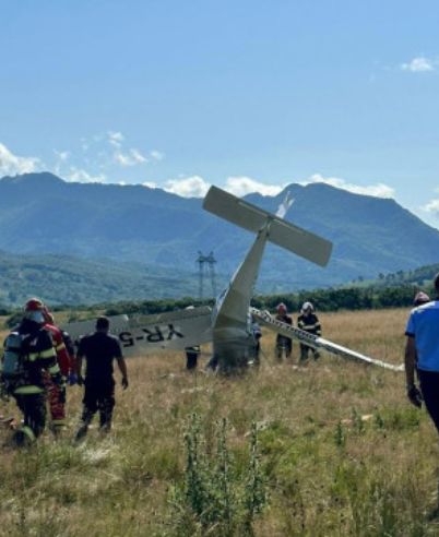 Tragedie in judetul Brasov: Un avion ultrausor s-a prabusit. Pilotul a murit