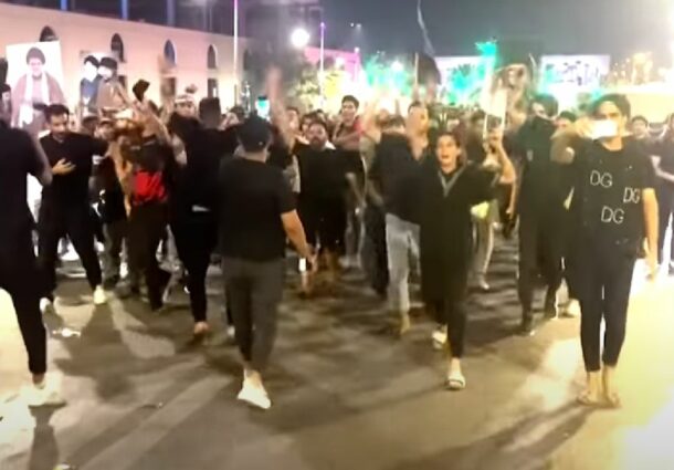 Bagdad: Protestatarii incearca sa ia cu asalt Zona Verde unde se afla ambasadele din cauza arderii Coranului si a drapelului irakian in Danemarca