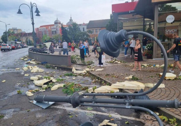 Furtuna din Oradea nu ar fi fost o tornada ci un fenomen mult mai periculos