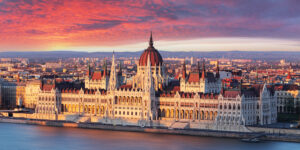 budapest-parliament-at-dramatic-sunrise