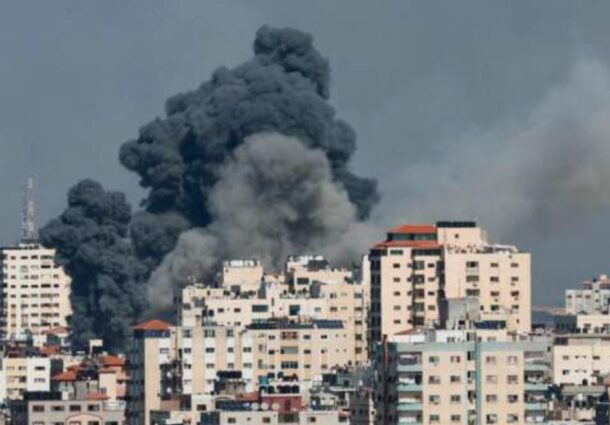 Gaza bombardata