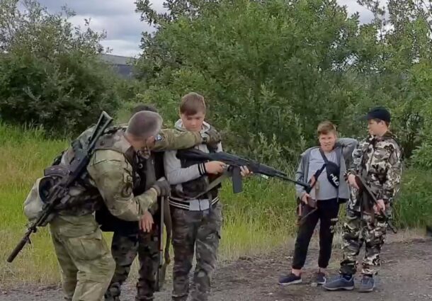 copii rusi, antrenamente, pusti de asalt, granita, Norvegia