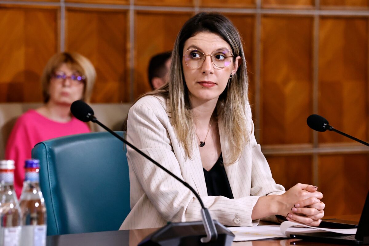 Buzoianu anunță o ”minune medicală”: ”Șeful de la Apele Române pe care l-am dat afară s-a însănătoșit când a văzut-o pe Natalia Intotero” – VIDEO