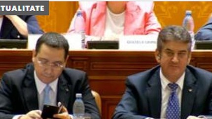 Cu ce se ocupa Ponta in timpul motiunii de cenzura. Posteaza pe Facebook
