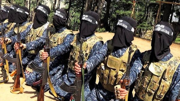 Imagini in premiera din taberele de instructie ale ISIS. Asa incearca jihadistii sa-i sperie pe RUSI