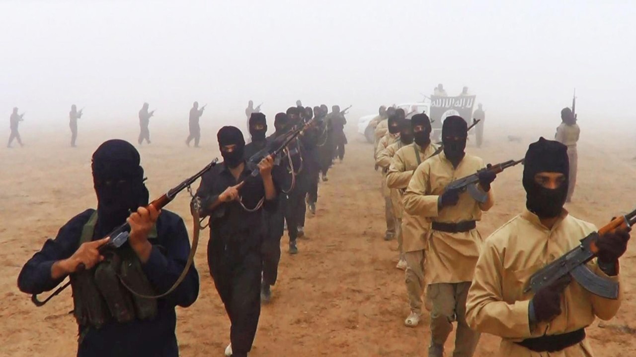 ISIS a ucis 200 de copii intr-o EXECUTIE in masa fara precedent. Atentie Imagini violente
