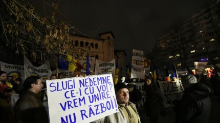 Protest contra lui Iohannis in Piata Universitatii A TRADAT. Vom merge la Palatul Cotroceni