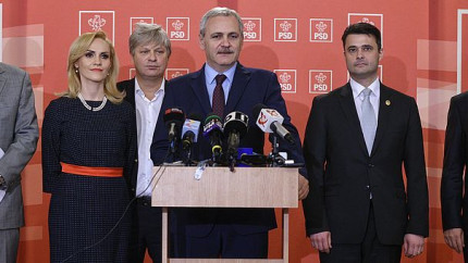 Smecherie PSD nimeni nu s-a gandit la asta. Pensionari platiti din BANI PUBLICI de un primar in campanie electorala