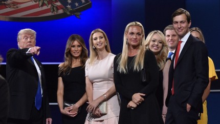 Trump nepotism in floare. Toti copiii plus ginerele primesc FUNCTII. Ivanka Trump a asistat deja la o intalnire oficiala cu premierul Japoniei
