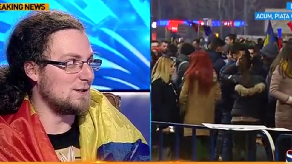 S-au sucit. Anunt stupefiant al unei prezentatoare Antena 3 Eu sunt cu protestatarii. Asta este