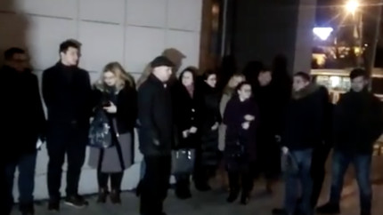 Protest al judecatorilor si la Iasi. Au primit flori pentru ca au curajul sa lupte in felul lor si cu mijloacele pe care le au - Video