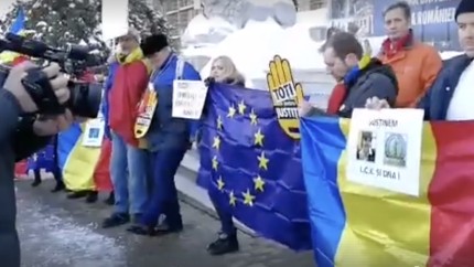 Iasiul nu te vrea. Lant uman la Iasi in jurul universitatii conduse de Tudorel Toader Tudorel nu esti iesean mars la Dragnea-n Teleorman - Video