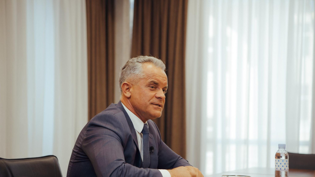 Statul roman l-a ajutat cu acte false pe oligarhul fugar Plahotniuc acuza un cunoscut jurnalist din Moldova Romania trebuie sa ne raspunda cum a fost posibil asa ceva