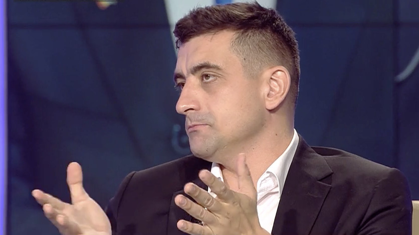 S-a facut de ras si la italieni invitat la televiziunea italiana La7 George Simion a refuzat sa intre in direct pe motiv ca i s-a terminat creditul in giga pe telefon  VIDEO