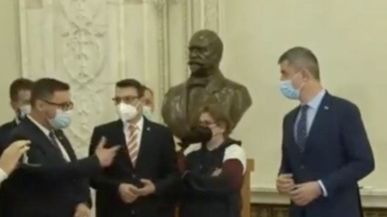 Nu ne tragem de chiloti. Parlamentarii AUR scandal grotesc au venit peste liderii USRPLUS pentru a le bruia declaratiile - Video
