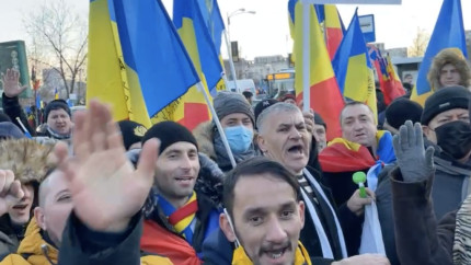 Simboluri naziste la protestul AUR de la Parlament. Un oficial al Guvernului a sesizat oficial Parchetul General si Politia