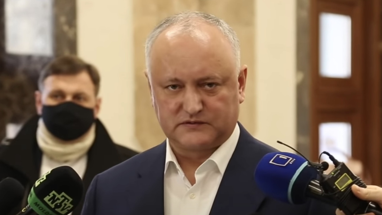 Cetățenilor din Chișinău li se oferă bani pentru a participa la protestele anunțate de Igor Dodon avertizează poliția din Republica Moldova
