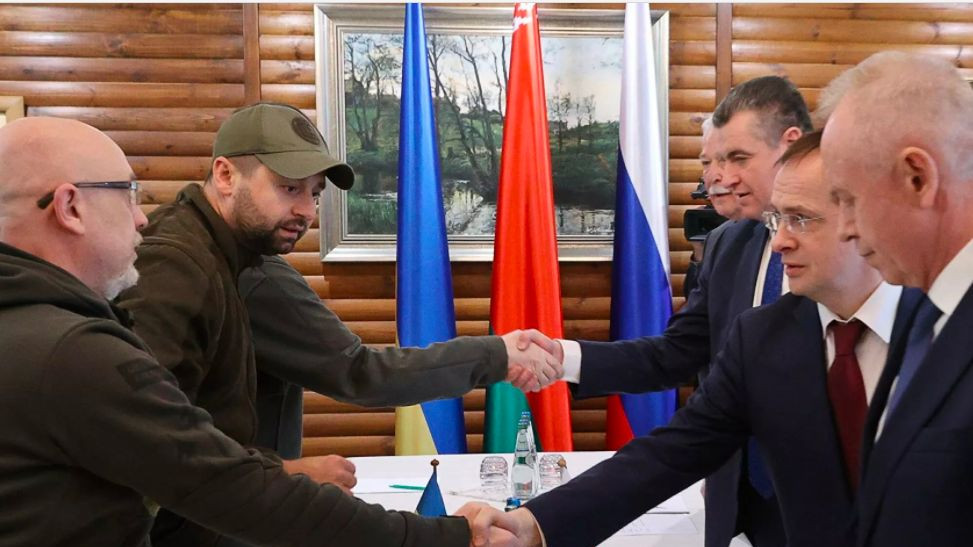 Prevederile halucinante din Tratatul de pace propus de la Rusia la negocierile de la inceputul invaziei. Moscova stabilea ce arme poate sa detina Ucraina
