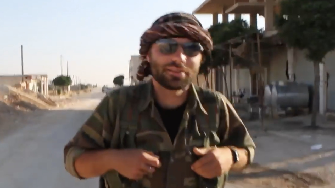 Un roman din Bucuresti lupta in Donbas alaturi de ucraineni Este in prima linie. El a fost si pe frontul contra ISIS din Siria