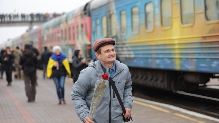 Trenul Victoriei. Primul tren ucrainean de pasageri a ajuns in Herson de la Kiev dupa opt luni de la invazia Rusiei