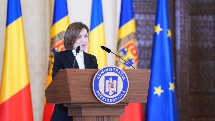 Ce scriu marile agentii de presa despre alegerile din Moldova Rusia a cheltuit aproximativ o suta de milioane de dolari pentru a influenta votul