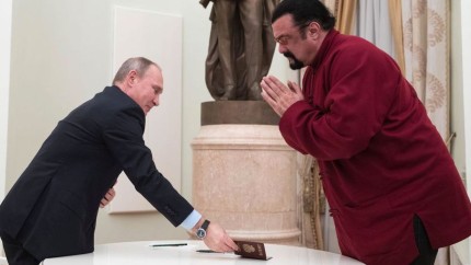 Ucraina anunță destructurarea unei rețele care furniza arme elitei rusești  printre beneficiari s-au numărat Dmitri Medvedev Serghei Lavrov dar și actorul Steven Segal