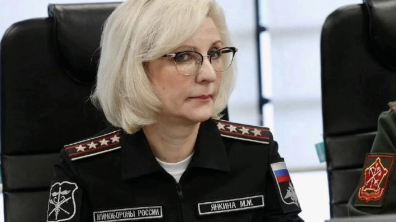 O noua moarte misterioasa in Rusia. Un influent oficial al Ministerului Apararii a cazut de la etajul 16