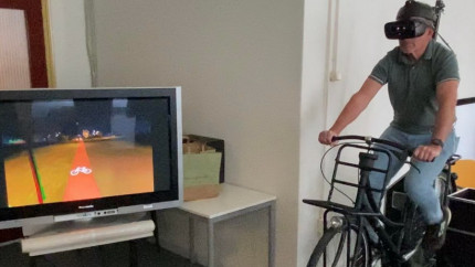 Simulator pe doua roti O bicicleta iti arata ce inseamna sa pedalezi dupa ce ai consumat droguri sau alcool. Proiectul este menit sa educe tinerii