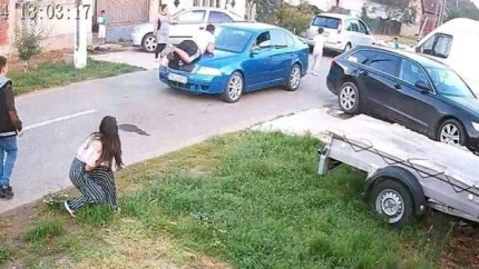 Timis Fara permis si intr-o masina furata un tanar de 21 de ani a dat peste un copil de 10 ani si a fugit de la locul accidentului
