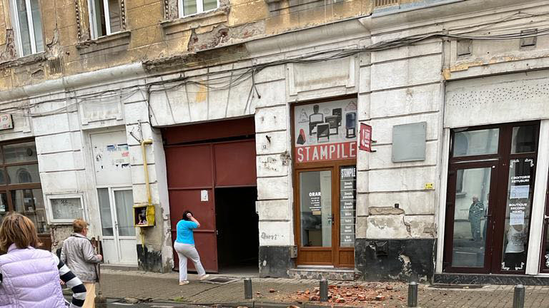 14 replici ale cutremurului din Arad cea mai mare de 3.2 grade pe scara Richter. Specialistii incearca sa afle daca activitatea seismica din zona a fost generata de evenimentele din Turcia