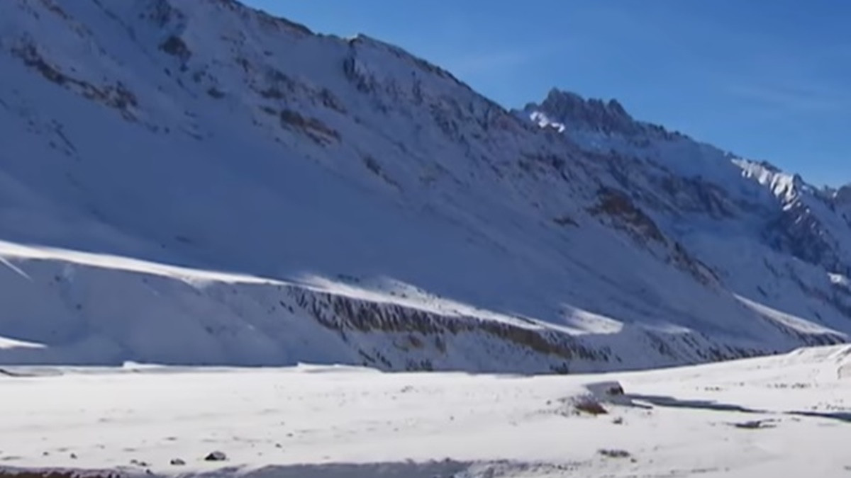 Ghetarii din Himalaya ar putea pierde pana la 80 din gheata pana in 2100 din cauza cresterii temperaturilor avertizeaza un raport