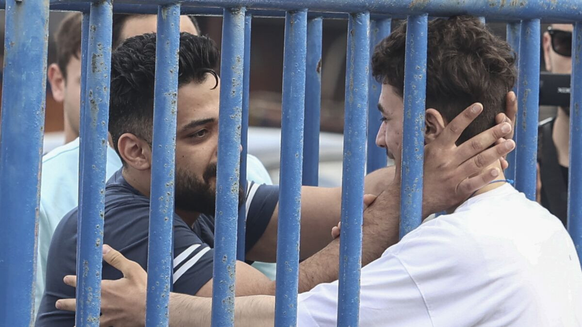 Grecia a mai recuperat doua cadavre in urma naufragiului de saptamana trecuta. Pakistanul a retinut mai multi suspecti