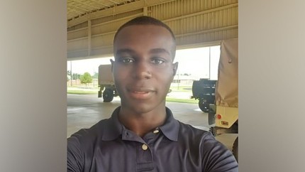 Soldatul american care a fugit in Coreea de Nord a fost condamnat la un an de inchisoare Cu timpul deja petrecut in inchisoare si buna purtare Travis este acum liber si se va intoarce acasa