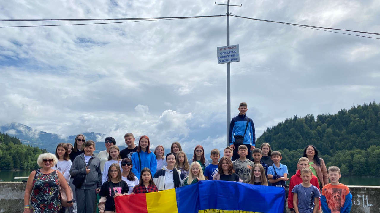 Copii ai luptatorilor ucraineni in tabara in Romania. Parintii lor au luptat pentru eliberarea regiunilor Herson si Zaporojie