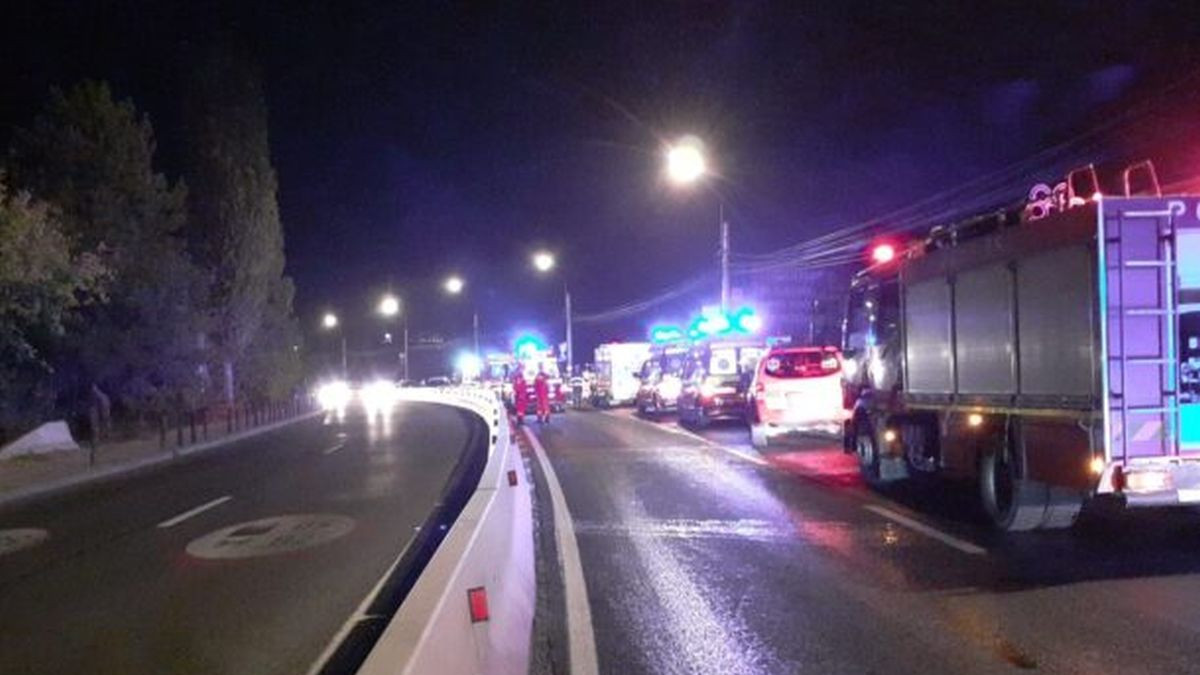 Un sofer de TIR turc beat a provocat pe DN1 un carambol urias in care au fost implicate aproape 20 de masini. Sase persoane inclusiv trei copii au fost transportate la spital