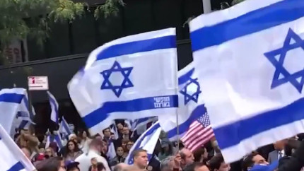 Zeci de mii de oameni se aduna in Orientul Mijlociu si in Occident pentru a sprijini Israelul si palestinienii