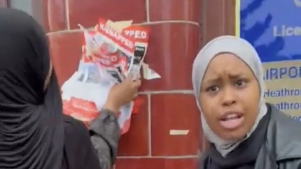 Scandalos afise cu copii israelieni rapiti smulse de pe ziduri la Londra de sustinatorii cauzei palestiniene - VIDEO