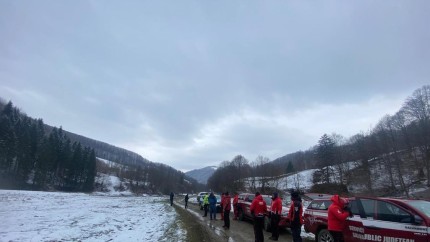 Un cetatean ucrainean care a trecut granita in Romania prin Muntii Maramuresului este cautat de salvamontisti si de politistii de frontiera