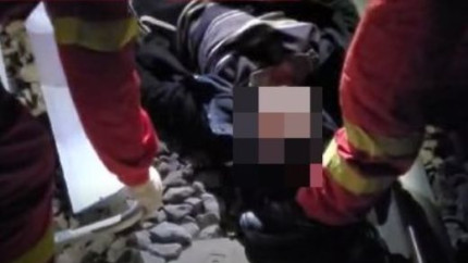 Dumnezeul betivilor exista Un barbat a fost ranit usor dupa ce a cazut pe sine in fata unui tren
