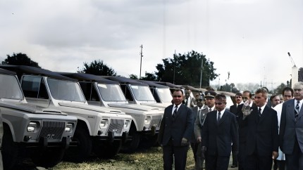 INTERVIU Istoricul Petre Opris Oltcit si ARO au dat faliment pentru ca in aprilie 1989 Ceausescu a dat o lege care interzicea imprumuturile externe. Din acest motiv nu s-au putut obtine credite de retehnologizare dupa 1990. Fusesem scosi de pe piata