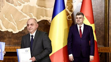 Milionar. Averea lui Cirstoiu candidatul PSD-PNL 25 de conturi bancare un autoturism Cadillac si bijuterii de 150.000 de euro