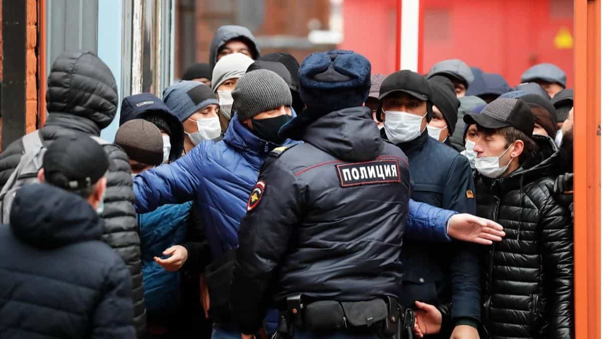 In Rusia au avut loc raiduri si expulzari in masa ale migrantilor ca reactie la atacul terorist produs in sala Crocus. Unii dintre ei ar putea fi trimisi pe fronturile din Ucraina