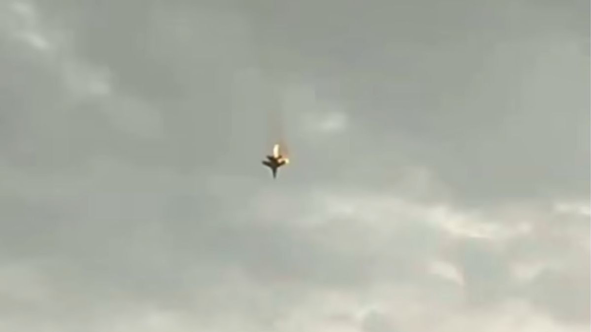 Un avion rusesc s-a prabusit in Crimeea Rusii si-au doborat propriul avion Su-27