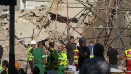 Africa de Sud 11 muncitori au fost gasiti in viata sub daramaturi dupa prabusirea cladirii din orasul George