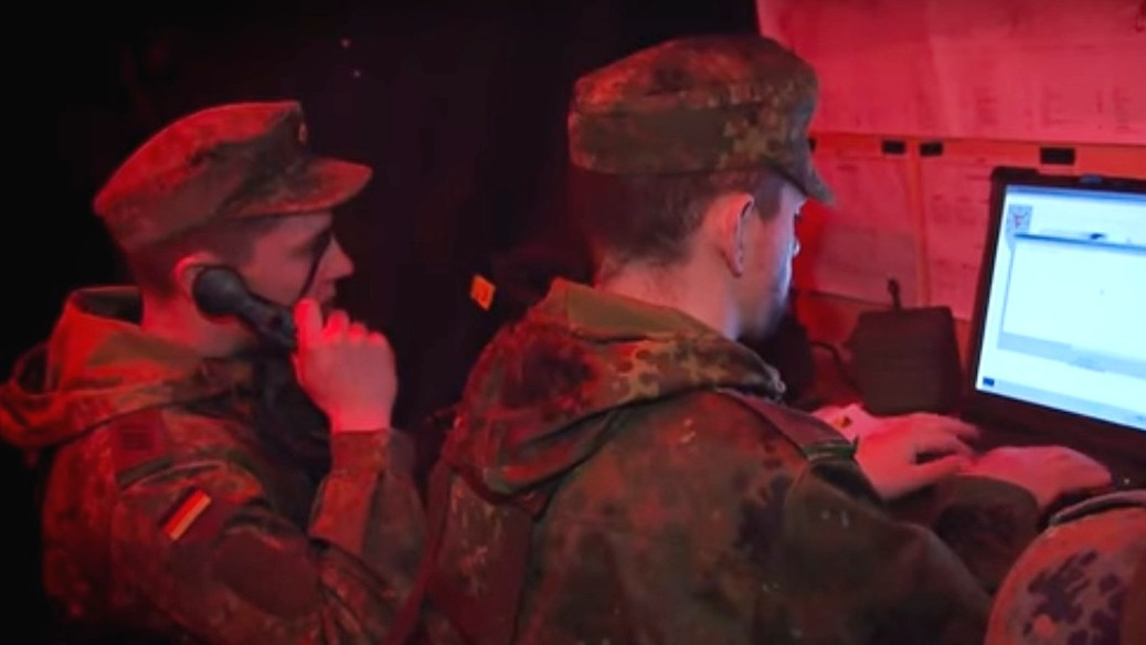 Armata germana s-a deconectat de la un serviciu on-line care i-a provocat o serie de brese de securitate. Si conexiunile cancelarului german Olaf Scholz ar putea fi compromise