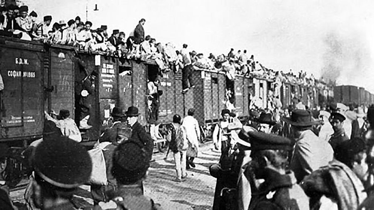 Astazi se implinesc 80 de ani de la deportarea tatarilor din Crimeea. Putin sustine ca Crimeea este pamant rusesc dar ignora crimele lui Stalin care i-a inlocuit pe tatari cu etnici rusi